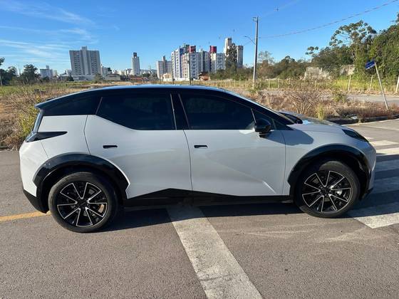 ZEEKR X 66 KW ELÉTRICO PREMIUM ZEEKR X 66 KW ELÉTRICO PREMIUM